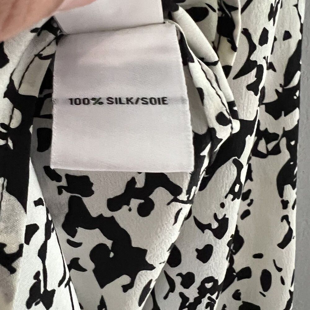 Diane von Furstenberg Women's Silk‎ Button Down Blouse Size 2 Small Snake Print - Picture 6 of 6